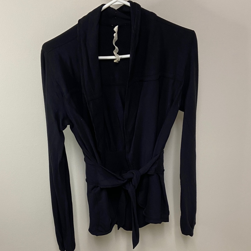 🔥 Lululemon Inspire Wrap Jacket – Size 6 🔥 - Picture 2 of 7
